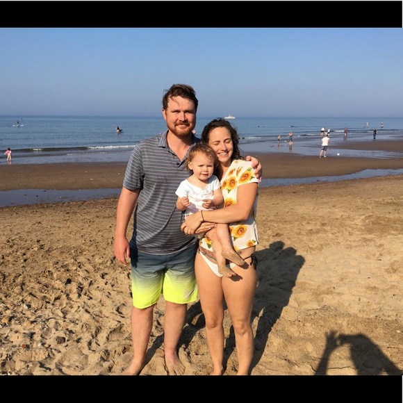 Meet your Posher, Mindy - Picture 3 of 3